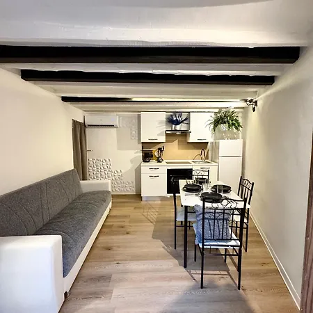 Serenity House Apartment *